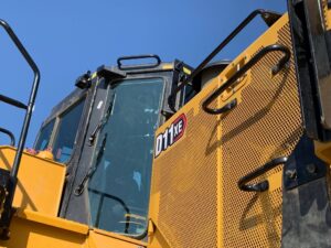 Caterpillar Q1 Sales & Revenues Up 14%